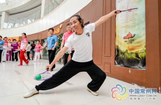 巅峰国际pg平台官网 春季健身4大原则缺一不可 “保暖”是首要的！