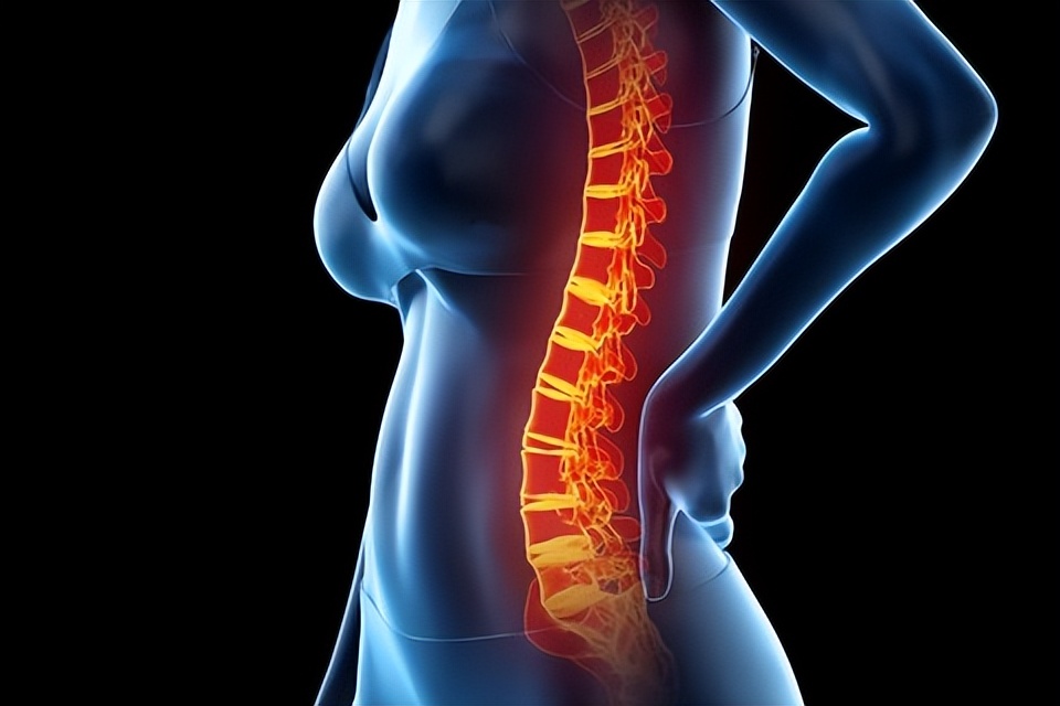 腰椎间盘突出不能弯腰_办公室腰间盘突出_长时间窝沙发姿势