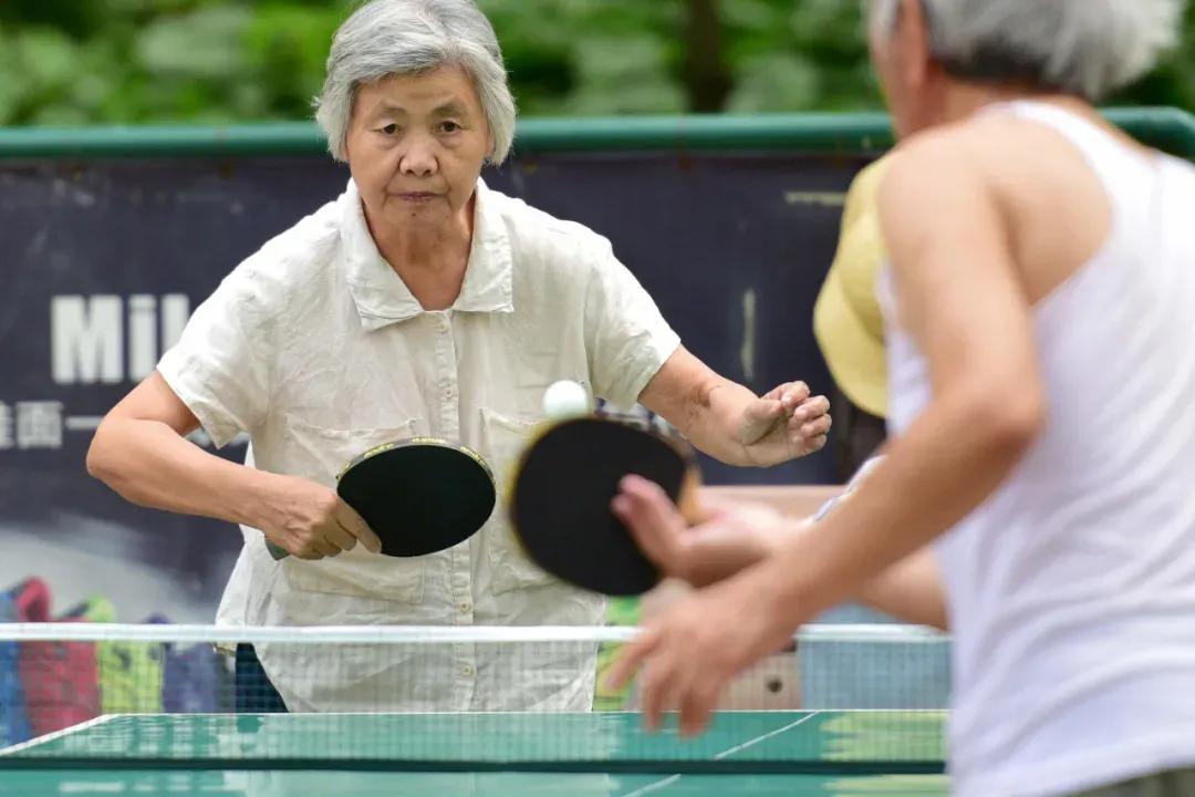 pg问鼎安卓下载 73岁普京的养生之道：深夜尽量不吃东西，每天运动强心肺！