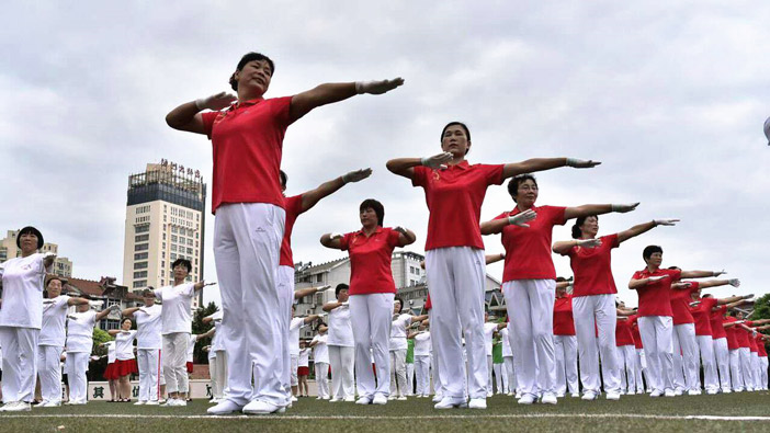 康姿百德笫三套笫一节_康姿百德健身操展演活动_山西忻州康姿百德健身操比赛