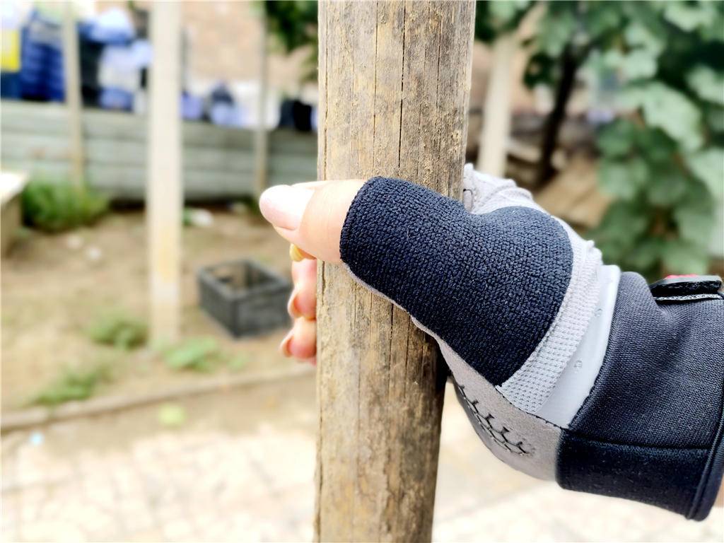 迈克达威半指手套_骑行运动手套_健身手套需要护腕吗