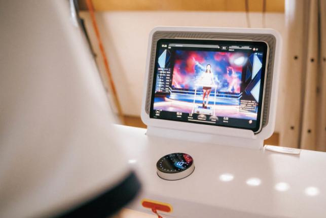 跑步机什么牌子好跑步机价格_跑步机跑带尺寸选择_跑步机缓震系统