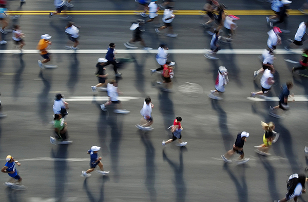 问鼎娱官网app下载入口 厦门半马两跑者猝死，耐力运动时须警惕心脏的电活动紊乱