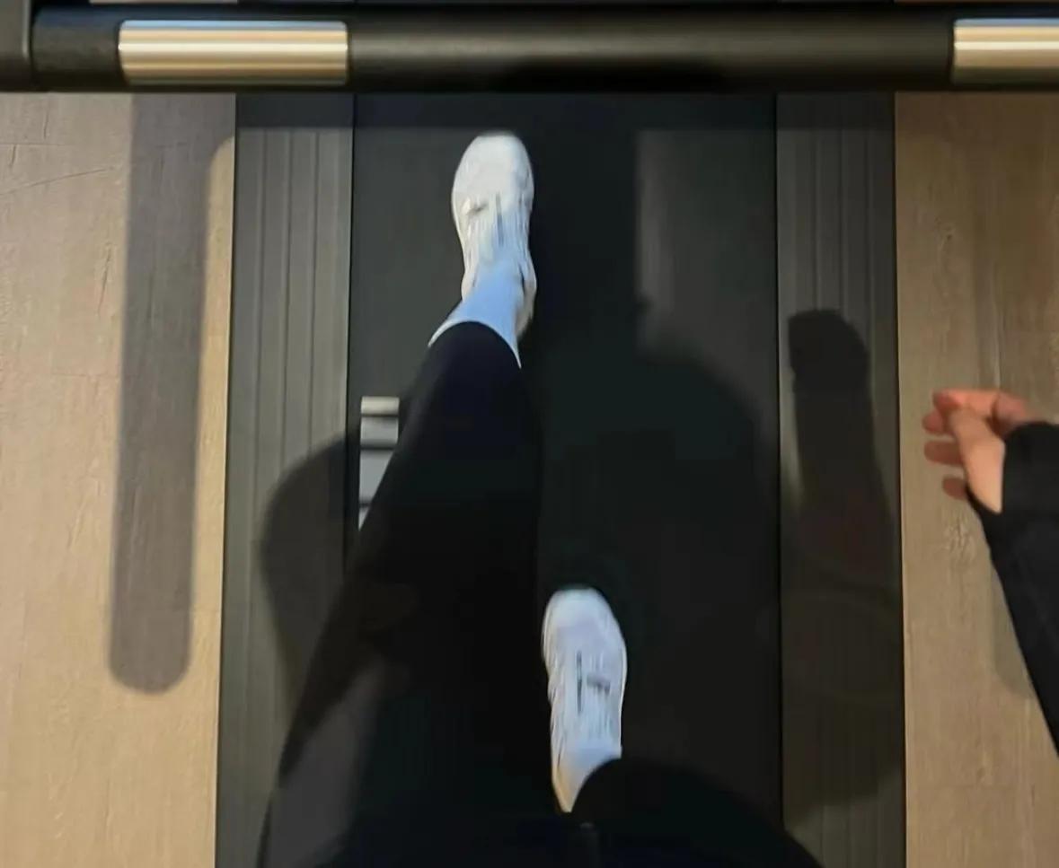 wnq跑步机5000j 东方_家用跑步机选购指南_无刷电机减震跑带尺寸