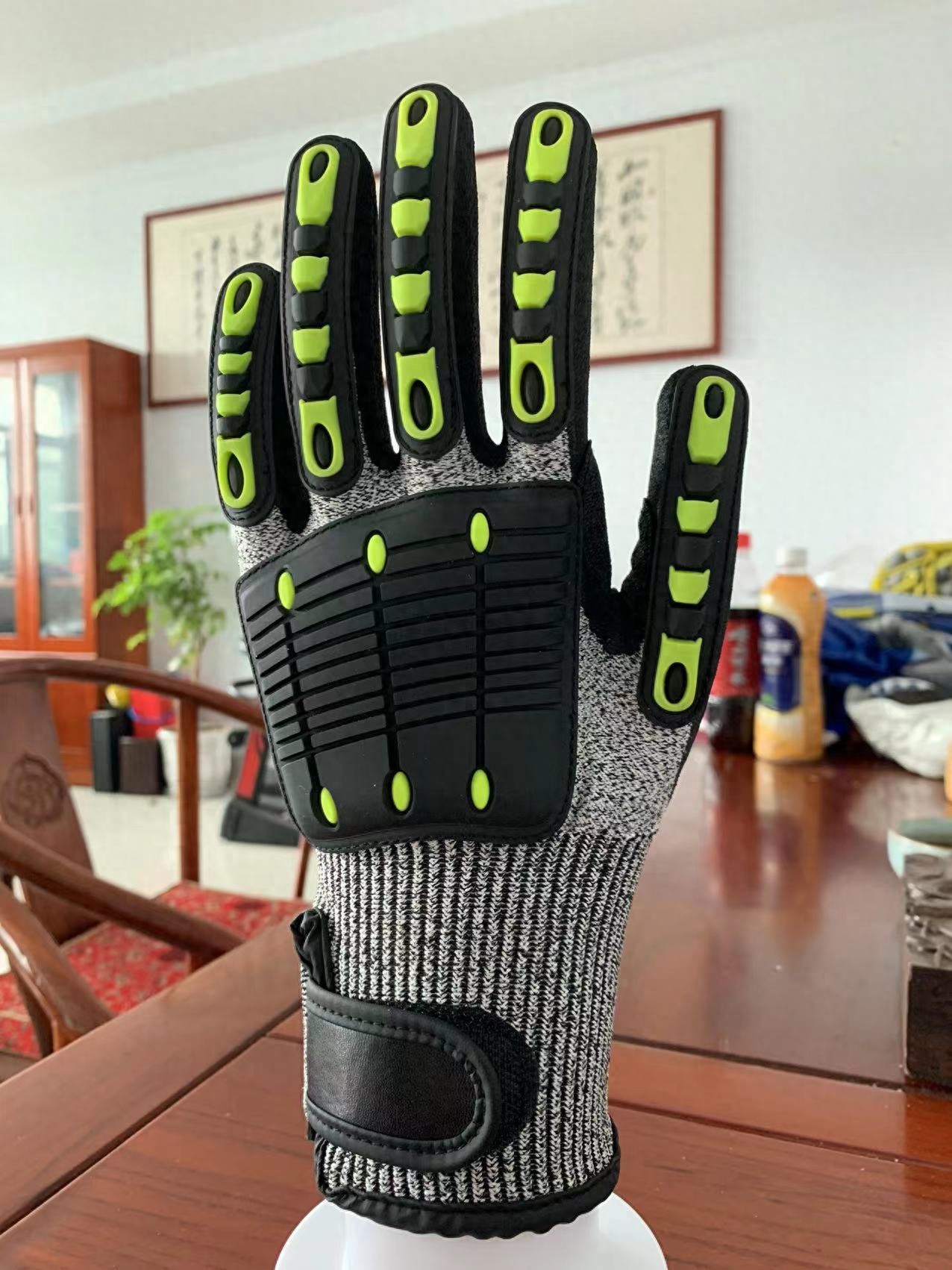 问鼎赏金女王pg官网入口下载 最全面的劳保手套选择指南