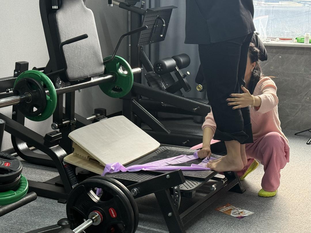 运动康复服务银发族_中老年上门健身私教_综合力量训练器