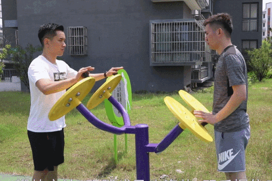 上海社区体育设施分布_单人站综合训练器使用_社区健身器材使用方法