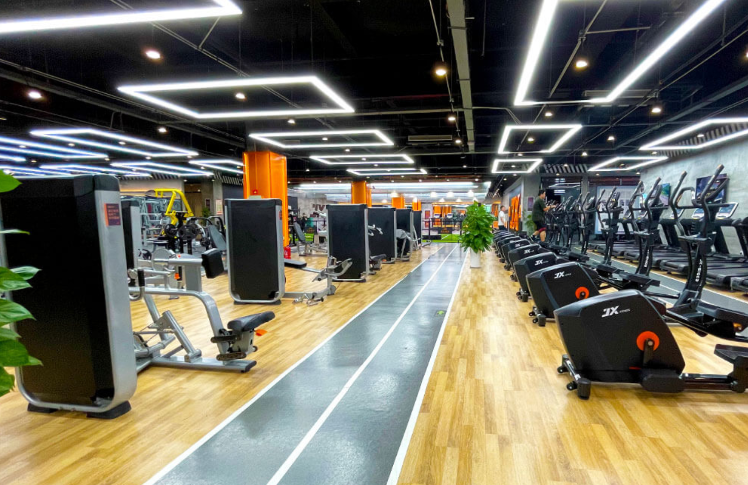 江苏康力源代表性商用健身器材产品展示