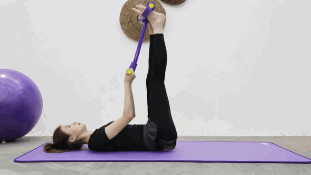 脚蹬拉力器瘦腰腹训练_减肥变白_明星减肥经验