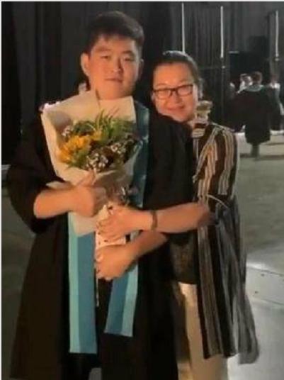 脚蹬拉力器瘦腰腹训练_赵一楠牛牛瘦身_明星减肥方法对比