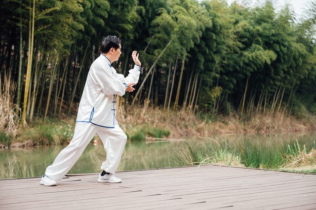 轻柔运动预防慢性伤身_做力量训练时呼吸方法_健身放松养精气神