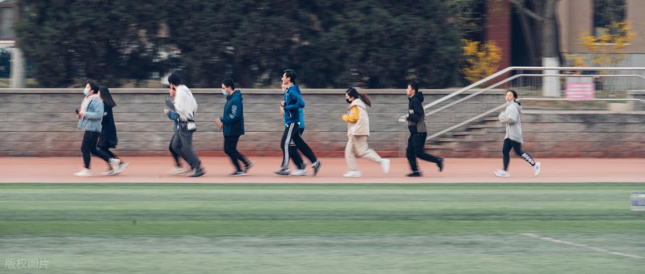 健身要带手套吗_跑步必备装备推荐_跑步装备清单